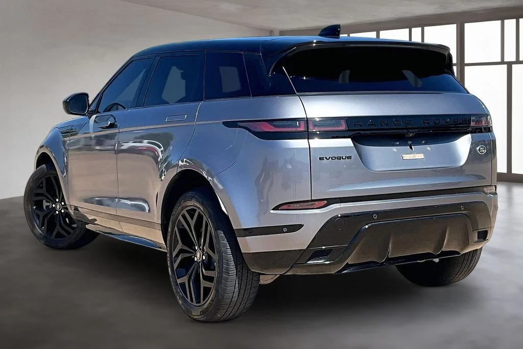 Used 2022 Gray Land Rover R-Dynamic SE image 11