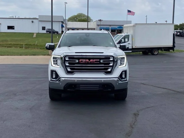 Used 2022 White GMC SLT image 2