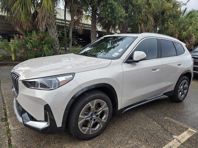 Used 2026 Dune Grey Metallic BMW xDrive28i image 1