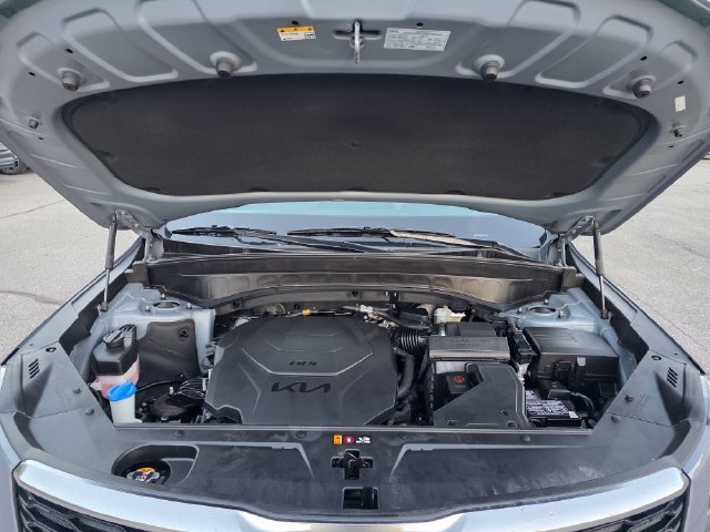 Used 2022 Silver Kia S image 13