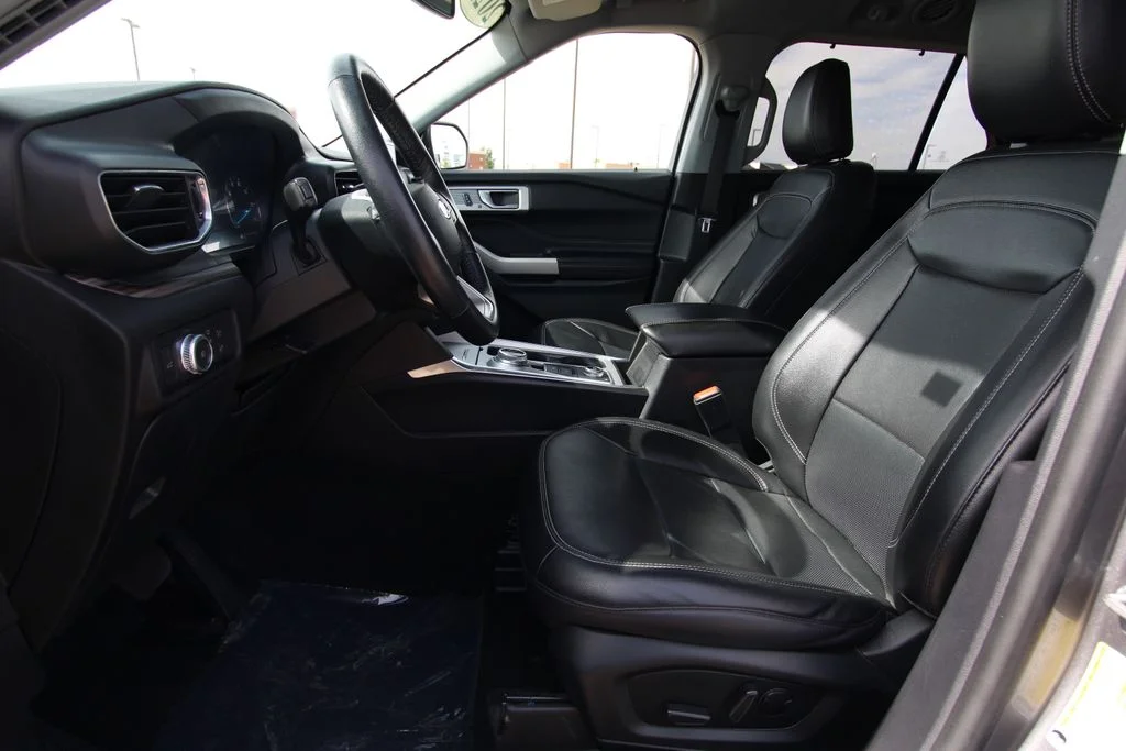 Used 2022 Gray Ford Limited image 6
