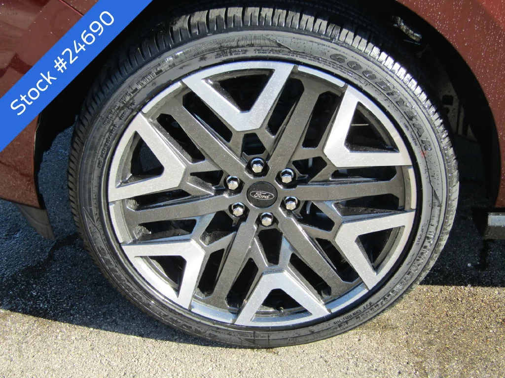 New 2027 Bronze Fire Metallic Tinted Clearcoat Ford MAX Platinum image 5