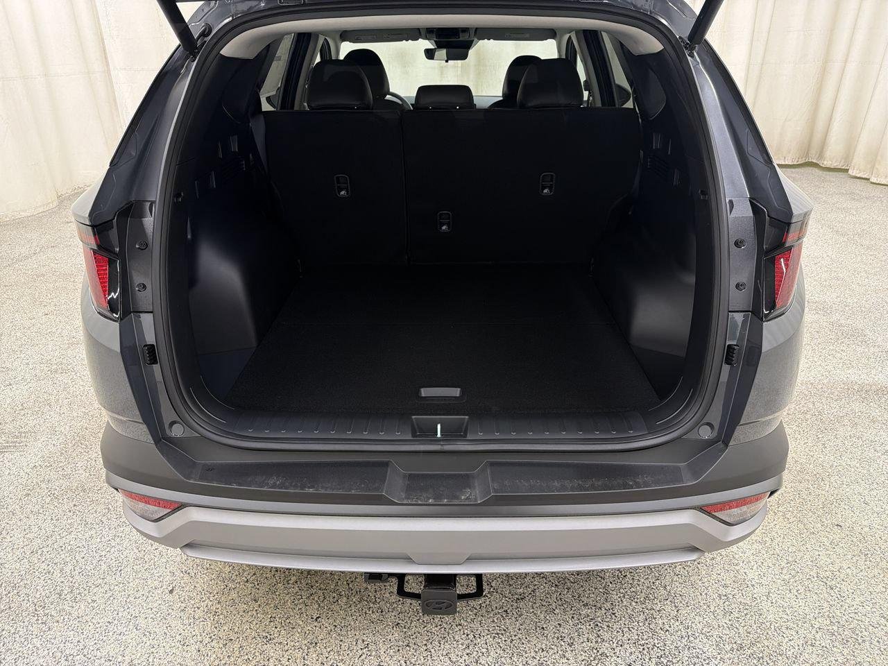 New 2026 Ecotronic Gray Hyundai SEL Plus AWD image 16