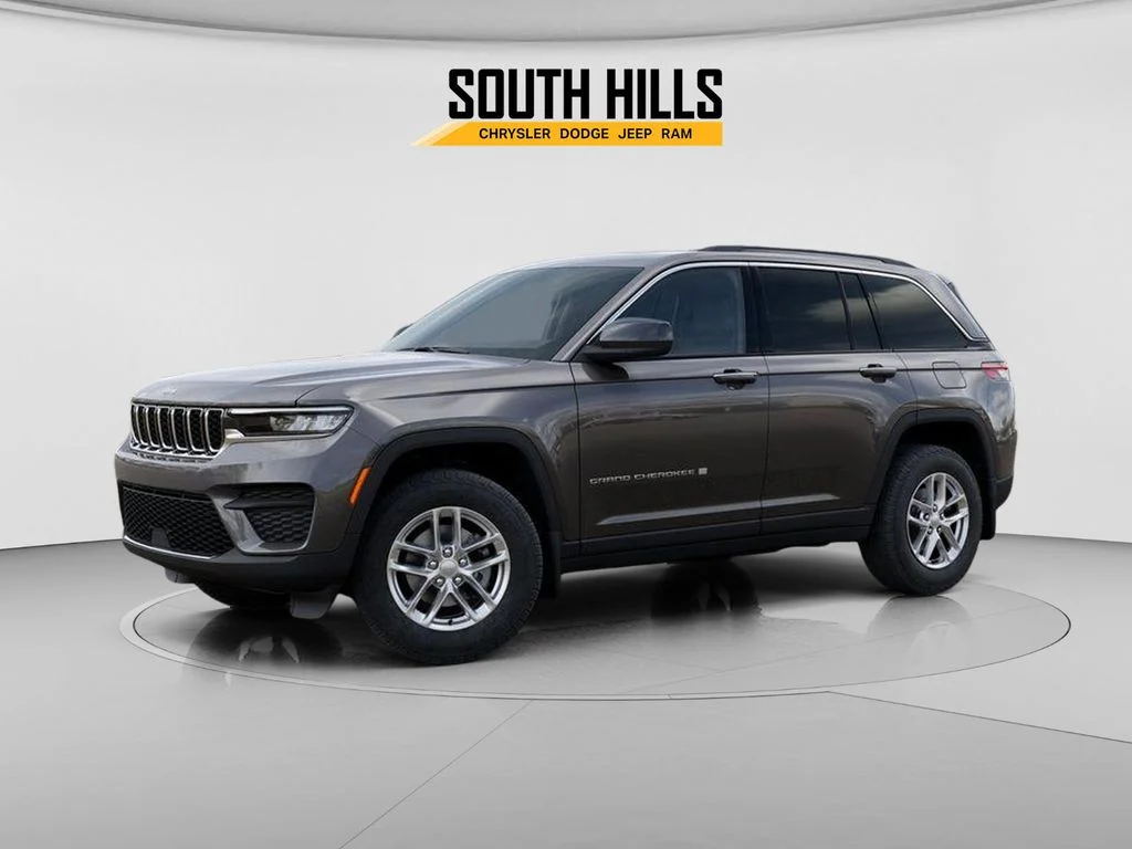 New 2025 Gray Jeep Laredo X image 2