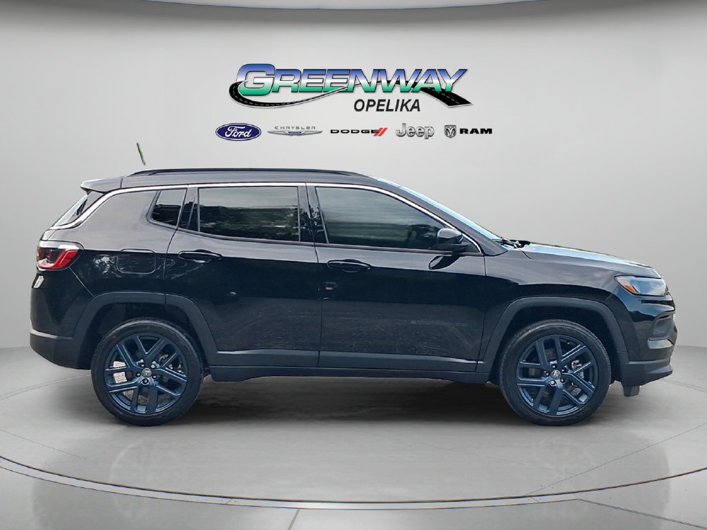 New 2026 Black Jeep Latitude image 2