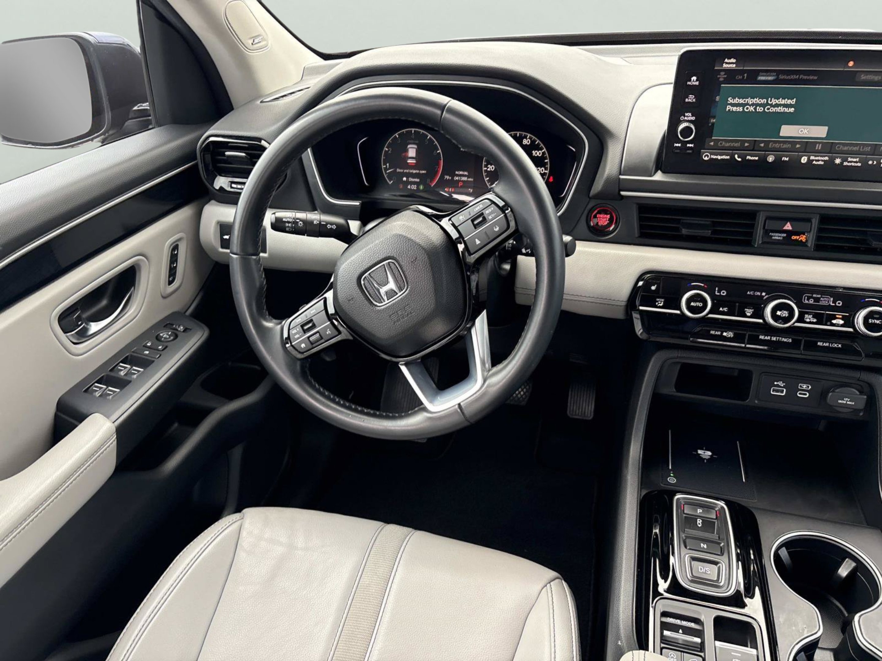 2023 Honda Pilot Touring - Photo 11