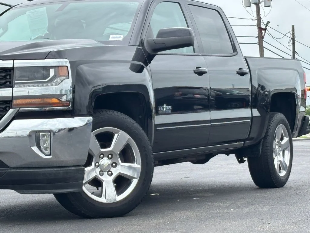 Used 2016 Black Chevrolet LT image 3