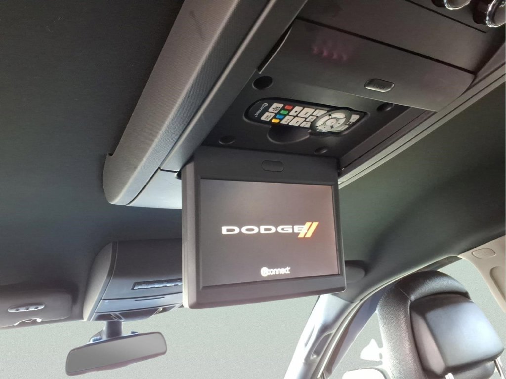 Used 2019 White Dodge SXT image 15