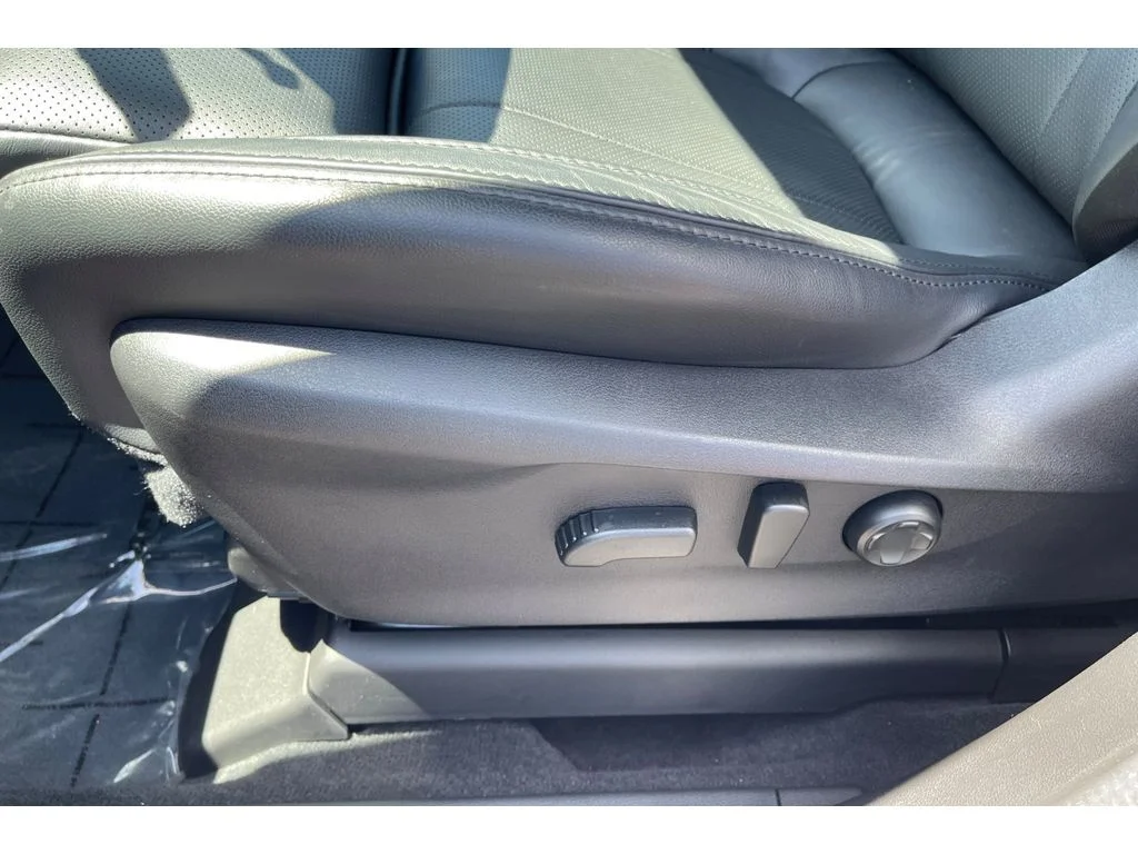Certified Used 2025 Ice Silver Metallic Subaru Onyx Edition Touring image 13