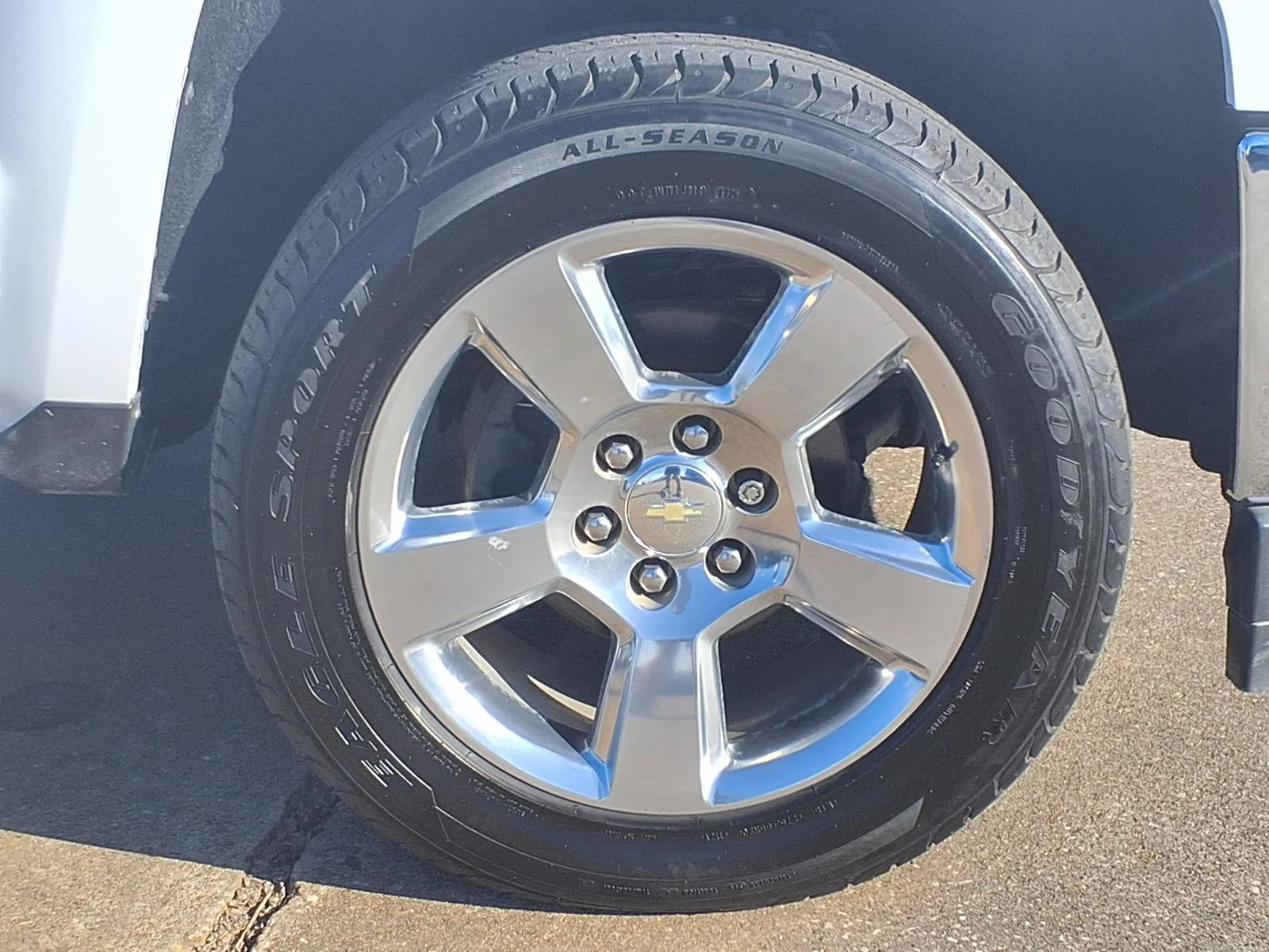 Used 2017 White Chevrolet LT image 9
