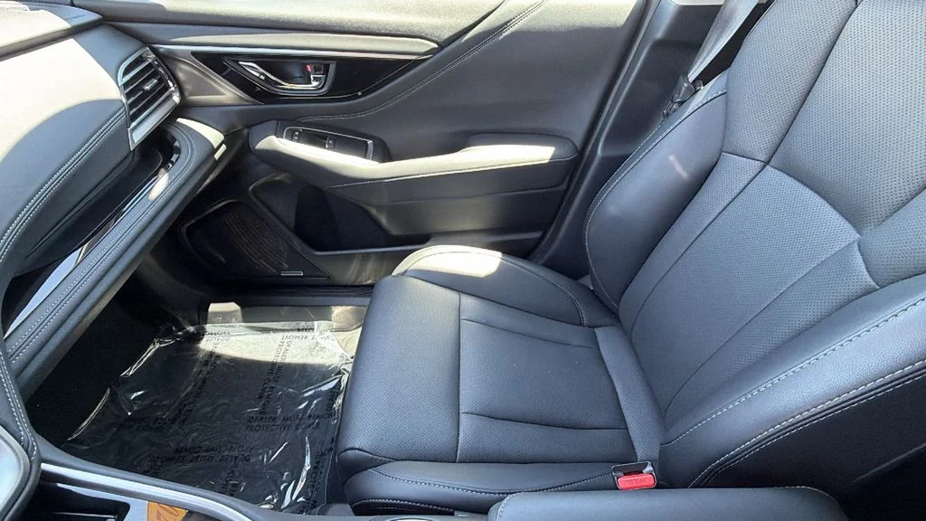 Used 2024 Ice Silver Metallic Subaru Limited image 12