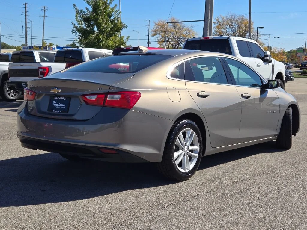 Used 2018 Gray Chevrolet LT image 9
