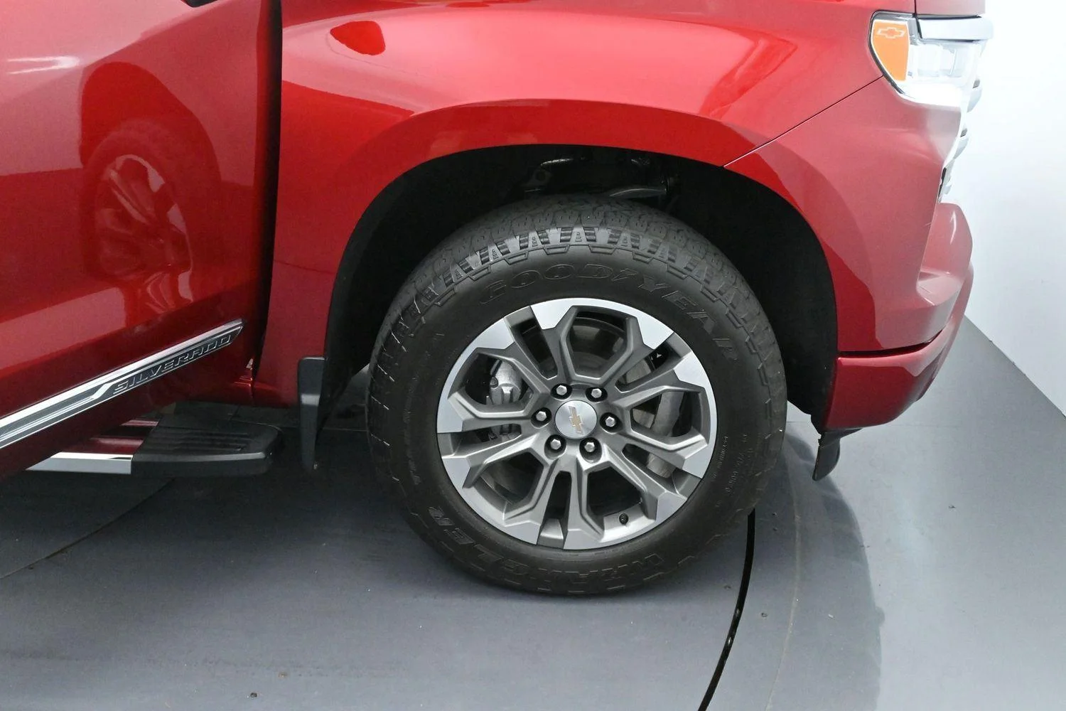 Used 2023 Radiant Red Tintcoat Chevrolet High Country image 37