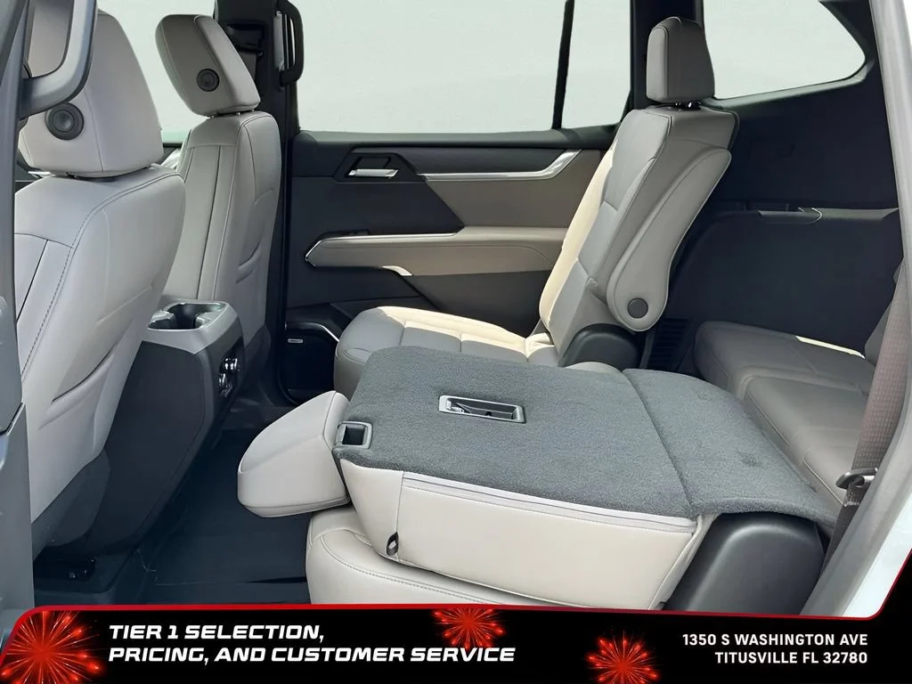 New 2026 Glacier White Tricoat GMC Elevation image 30