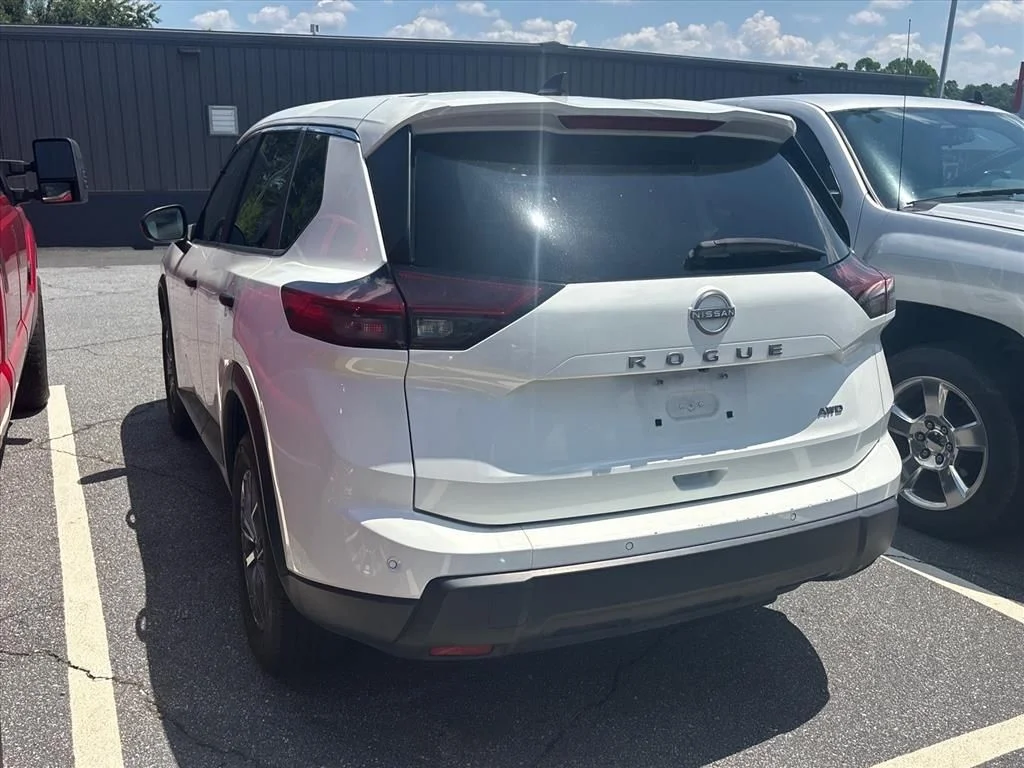 Used 2024 White Nissan S image 13