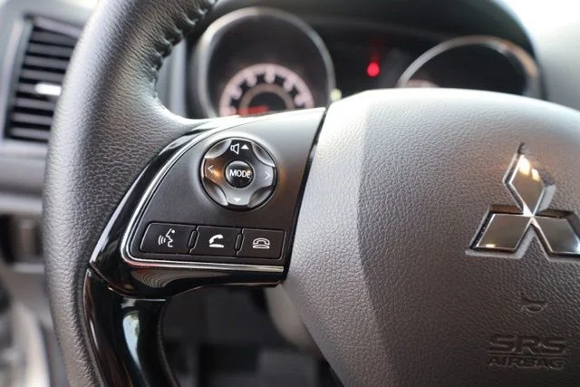 Used 2025 Silver Mitsubishi 2.0 SE image 23