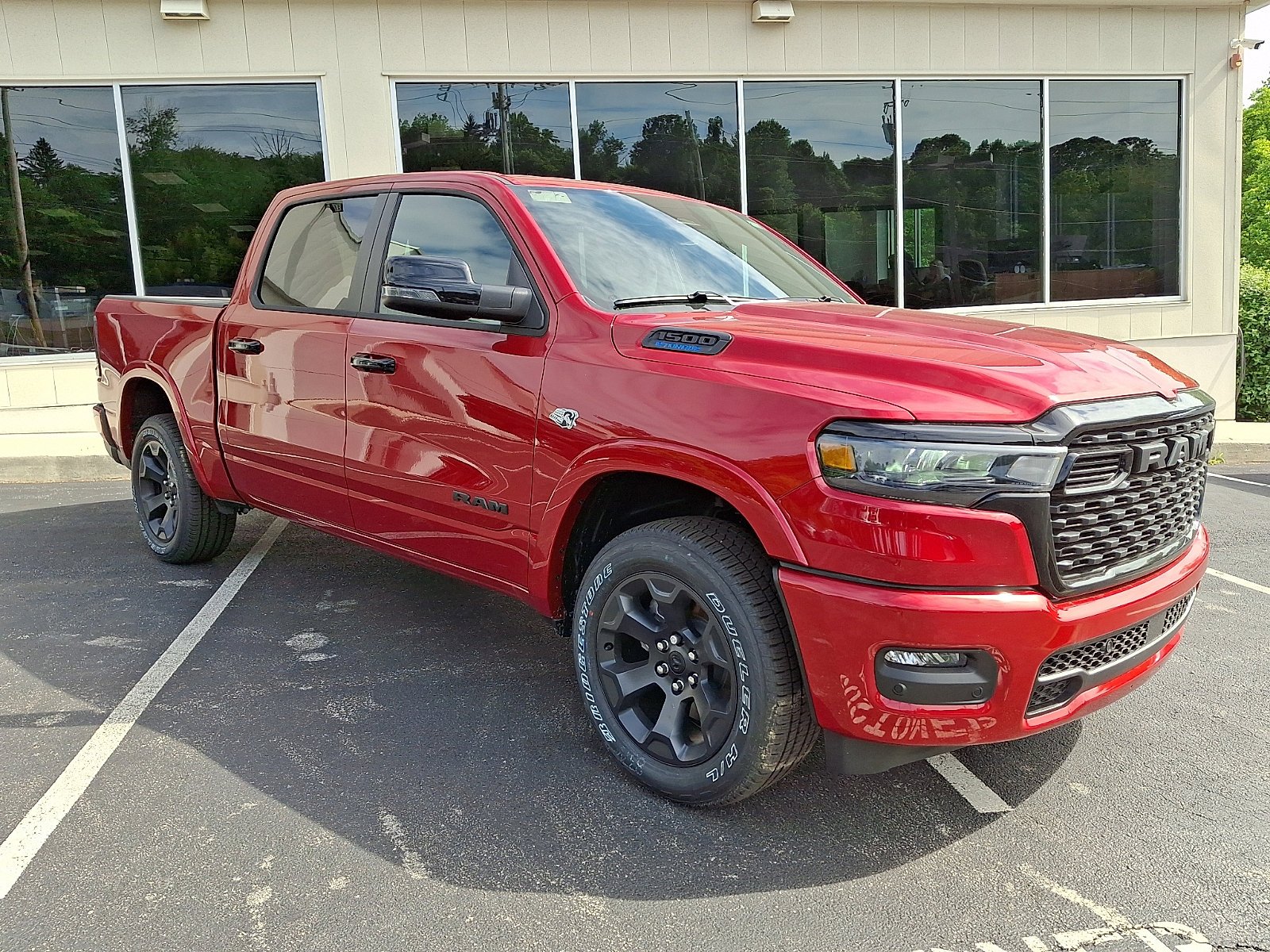 New 2026 Molten Red Pearl-Coat Exterior Paint RAM Big Horn image 2