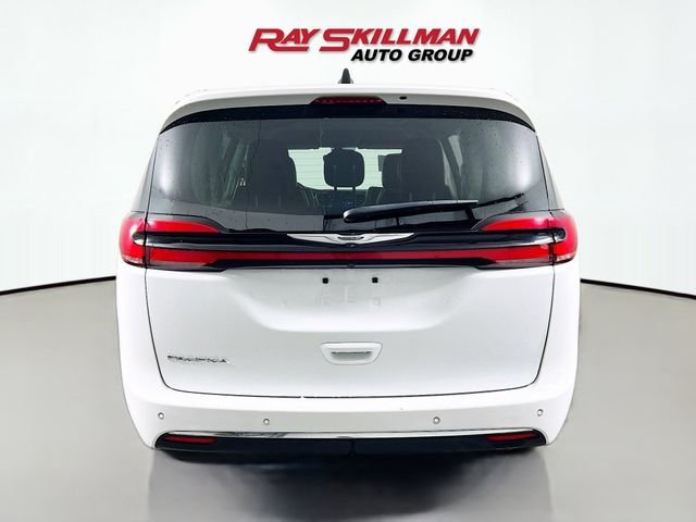 2023 Chrysler Pacifica Touring L - Photo 6