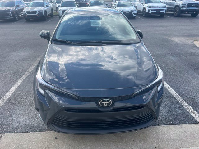 Used 2027  Toyota LE image 2