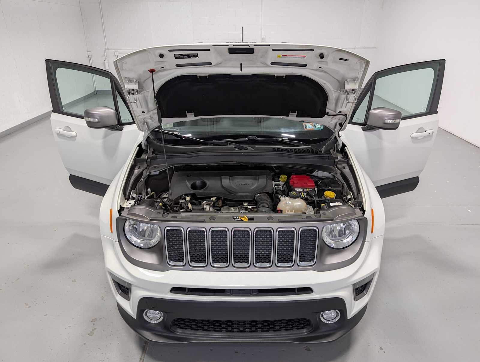 Used 2019 Alpine White Clearcoat Jeep Limited image 13