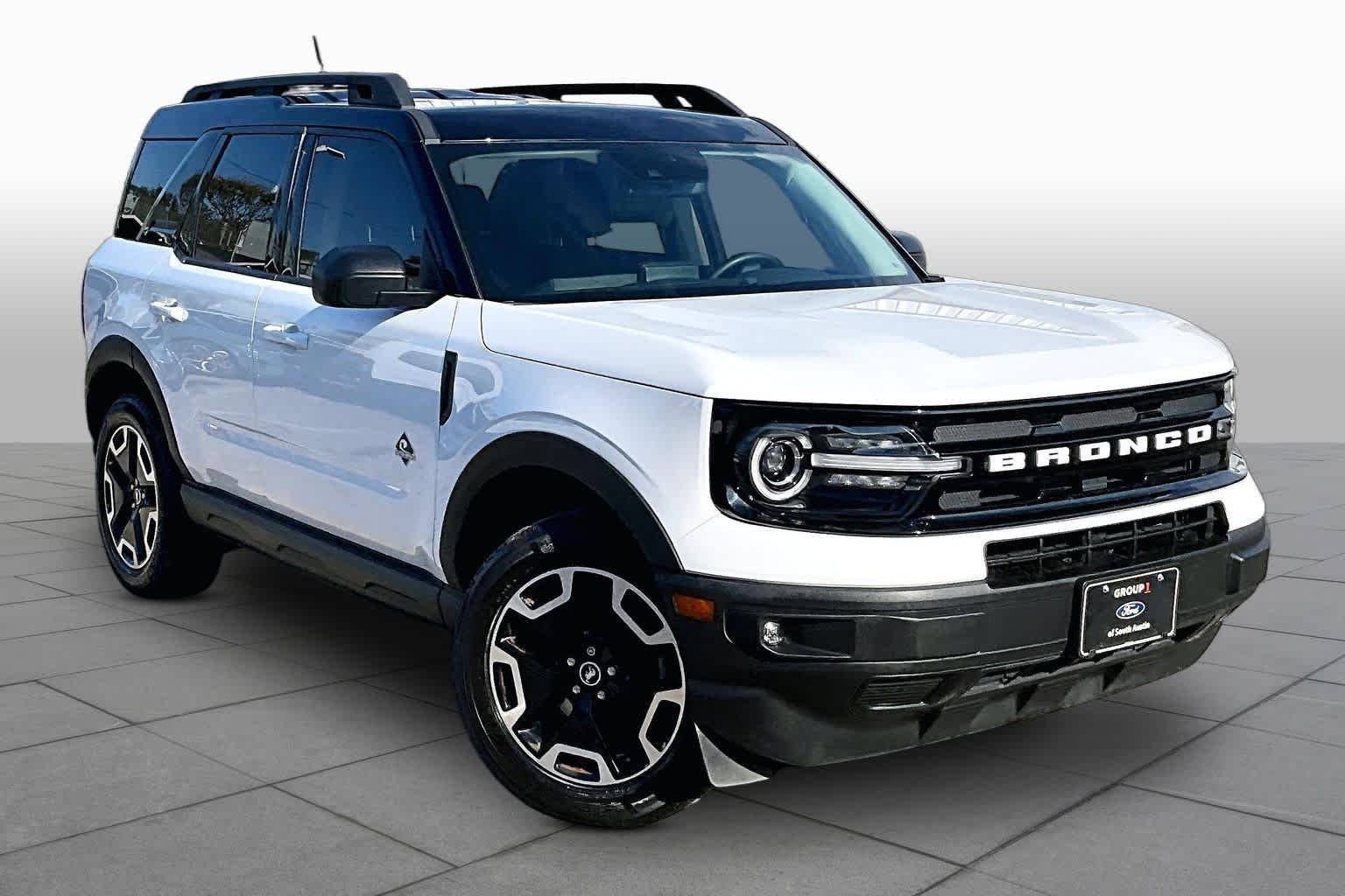 Certified Used 2022 Oxford White Ford Outer Banks image 3