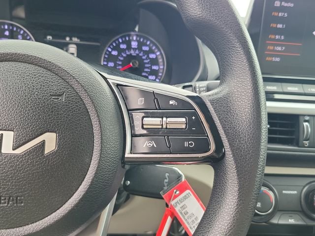 Used 2023 Black Kia LXS image 16