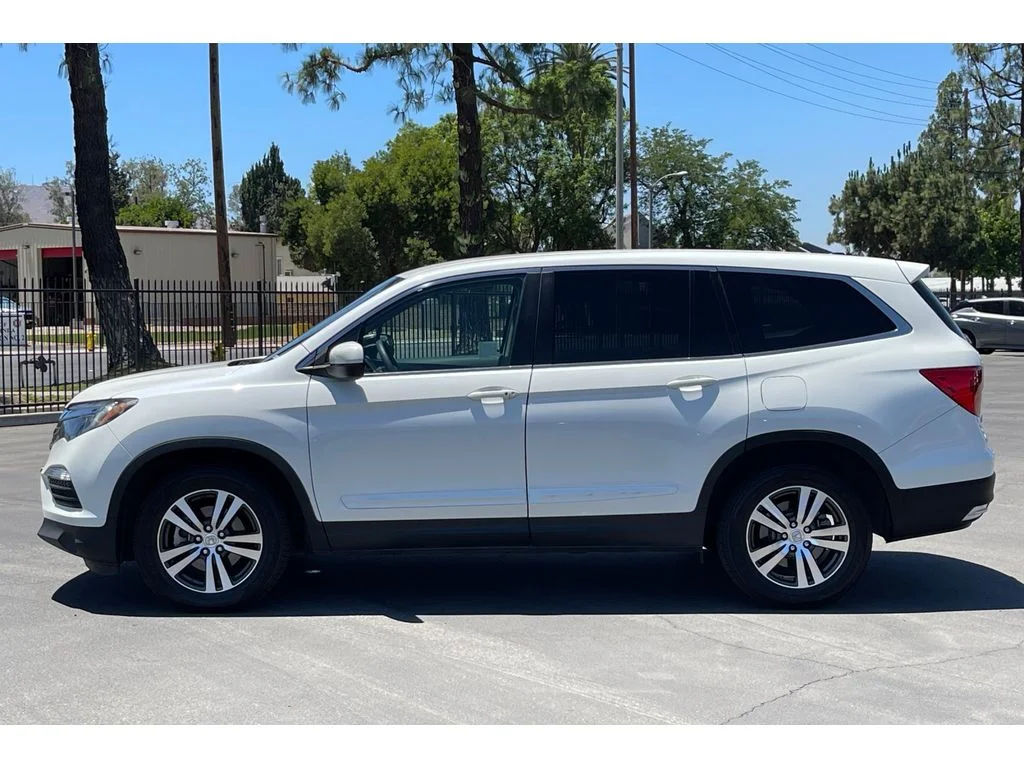 Certified Used 2018 White Diamond Pearl Honda EX image 2