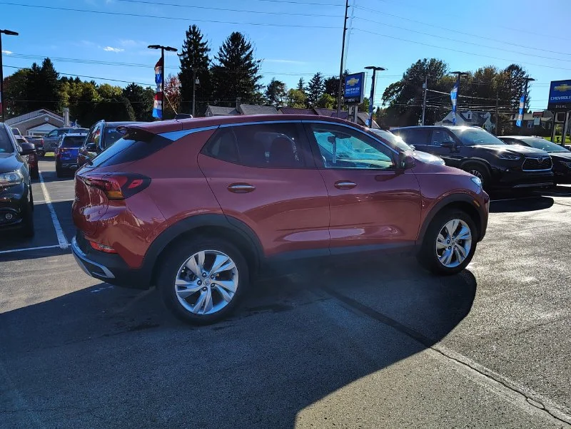 Used 2024 Red Buick Preferred image 4