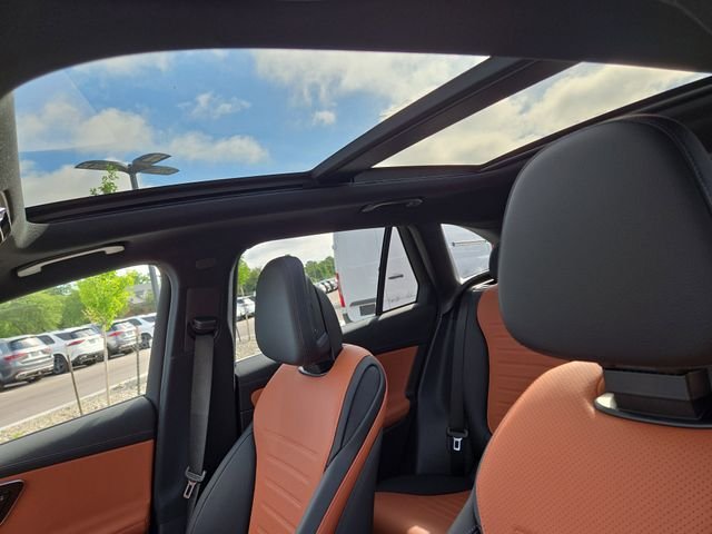 New 2026 Polar White Mercedes-Benz GLC300 image 26