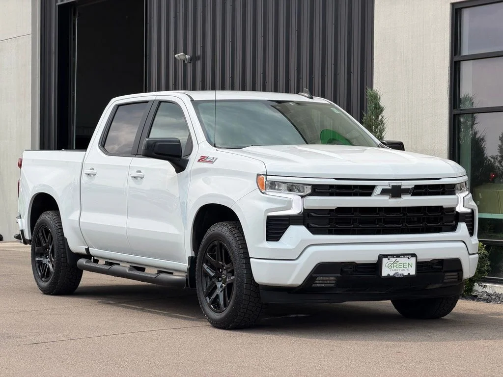 Used 2024 White Chevrolet RST image 4