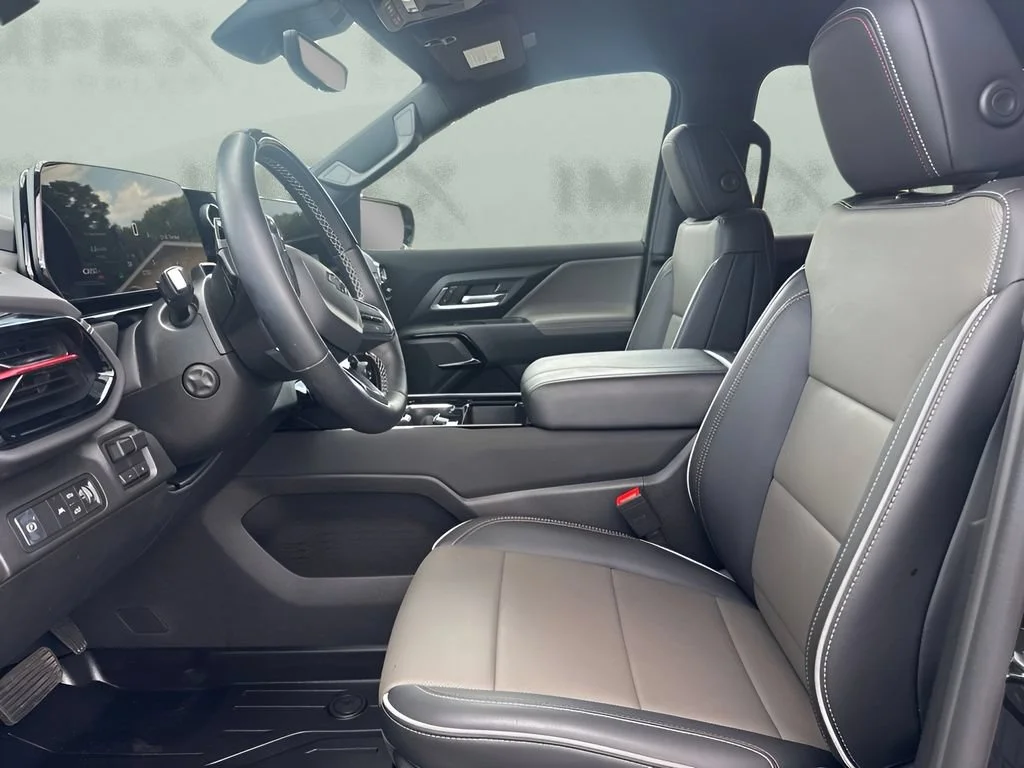 Used 2026 Black Chevrolet Trail Boss - Max Range image 9