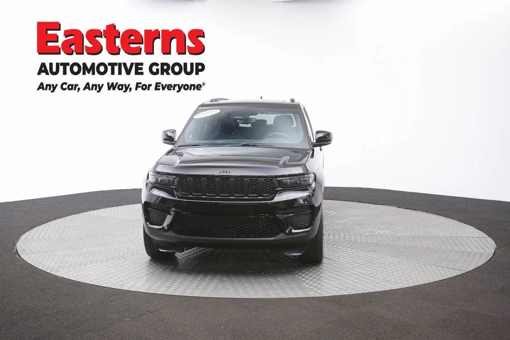 Used 2024 Black Jeep Altitude image 54
