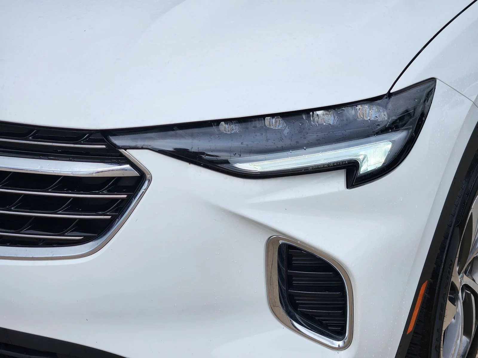 Used 2023 White Buick Essence image 7