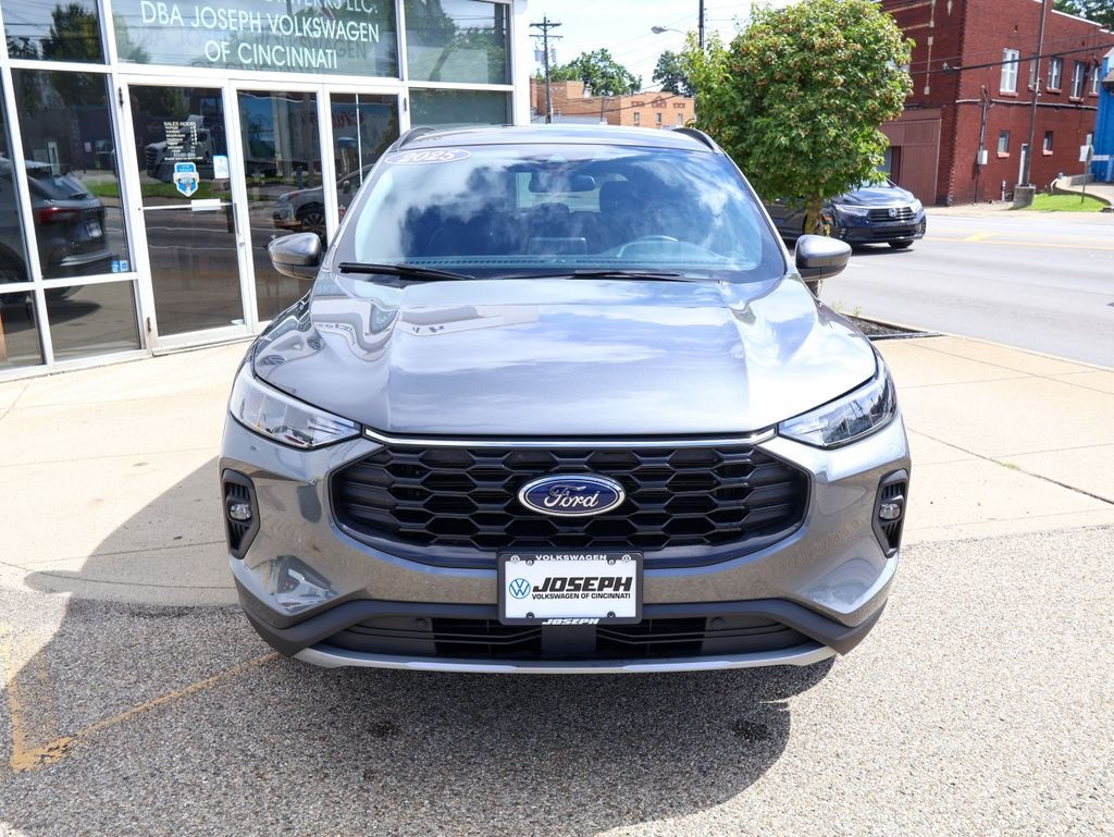 Used 2025 Gray Ford ST-Line Select image 8