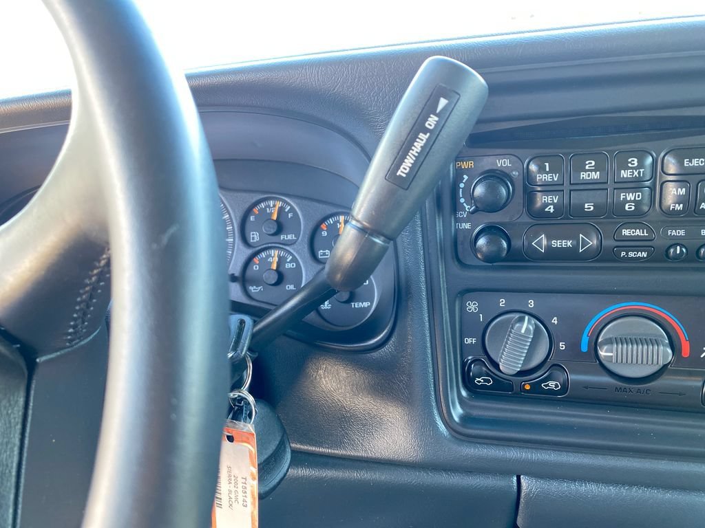 Used 2002 Onyx Black GMC SLE image 23