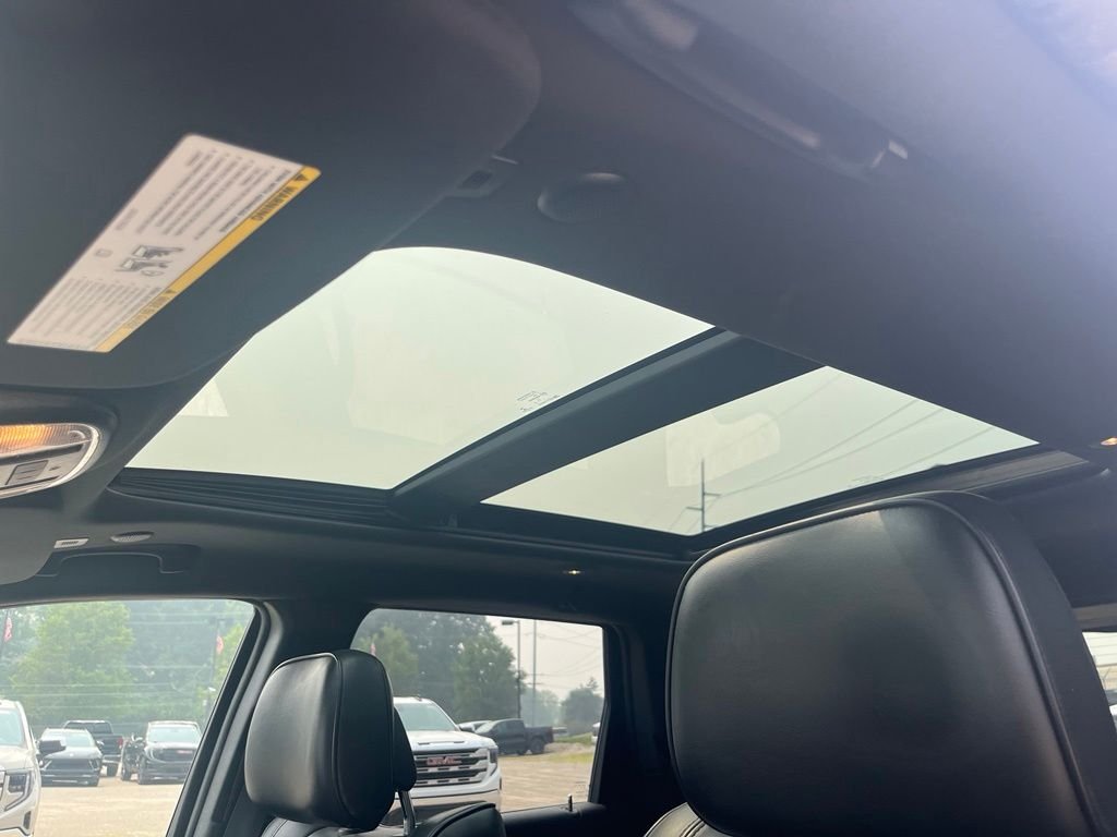 Used 2018 Diamond Black Jeep Overland image 23
