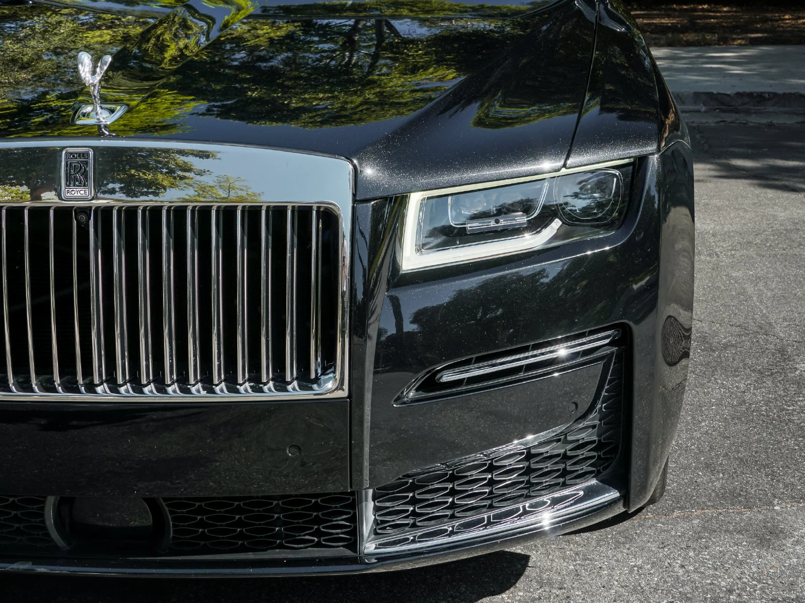 Certified Used 2021 Black Diamond Rolls-Royce  image 33