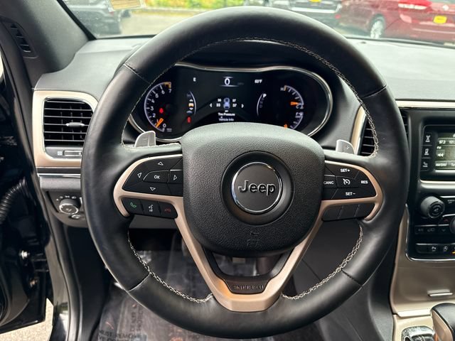 Used 2017 Diamond Black Crystal Pearlcoat Jeep Limited image 18