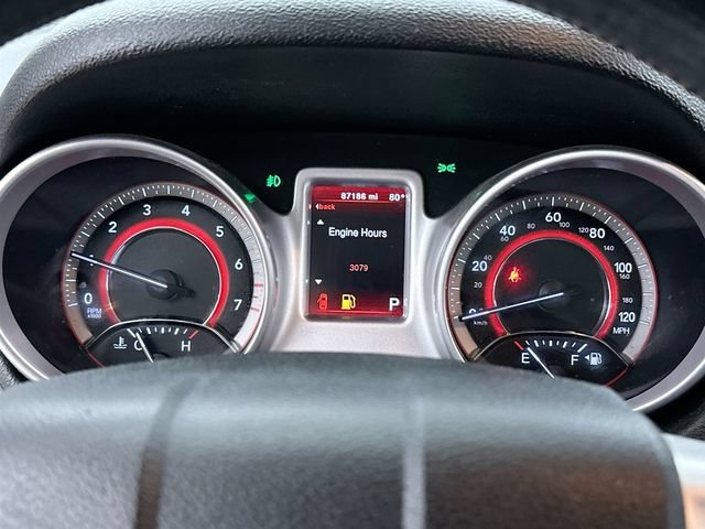 Used 2019 Gray Dodge SE image 3