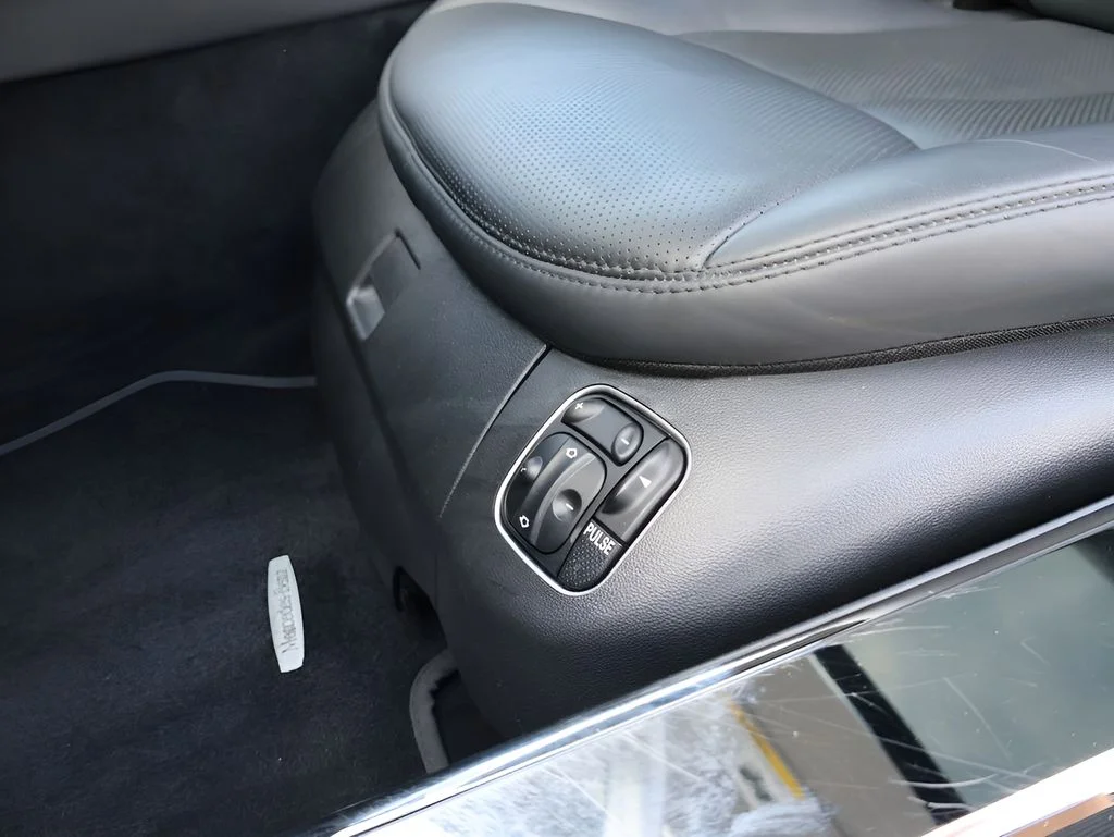 Used 2008 Iridium Silver Metallic Mercedes-Benz SL 550 image 38