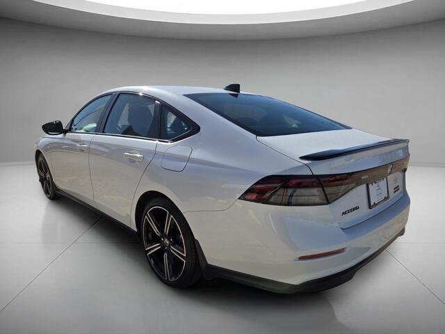 Used 2026 Platinum White Pearl Honda Sport image 3