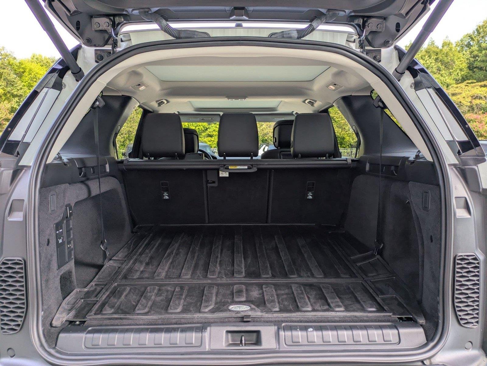Used 2024 Fuji White Land Rover S image 31