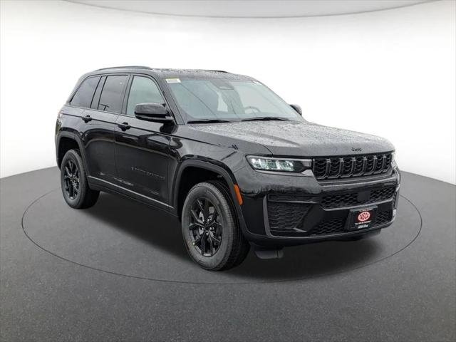 2026 Jeep Grand Cherokee Laredo Altitude