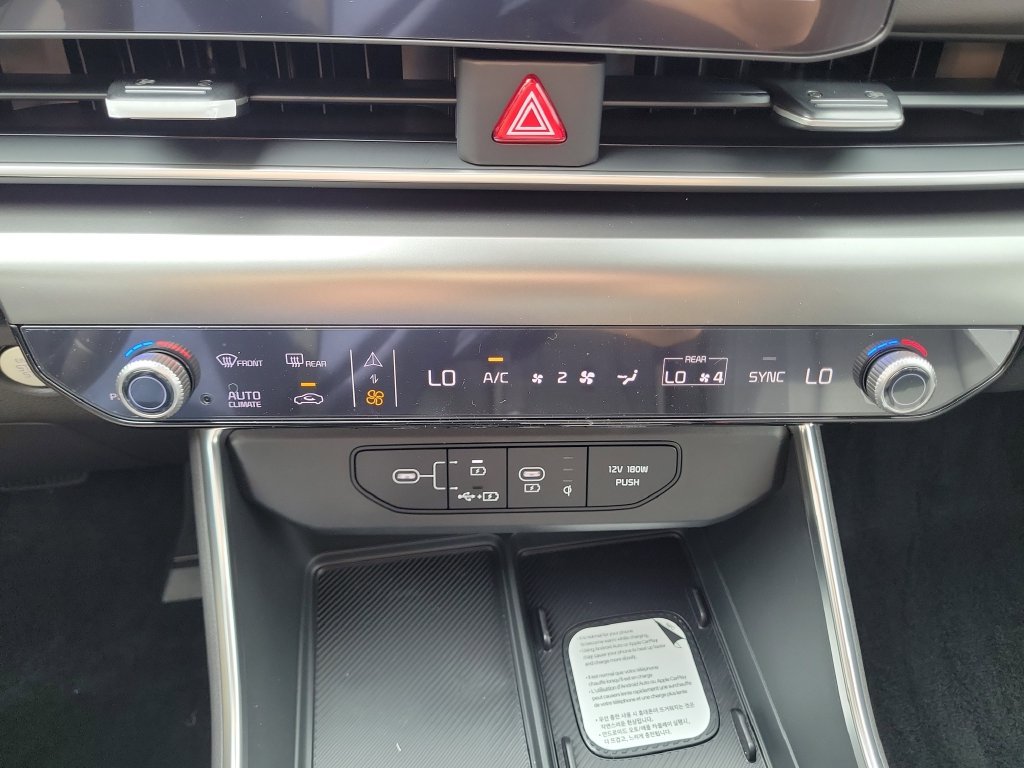 New 2026 Snow White Pearl Kia SX Prestige image 34