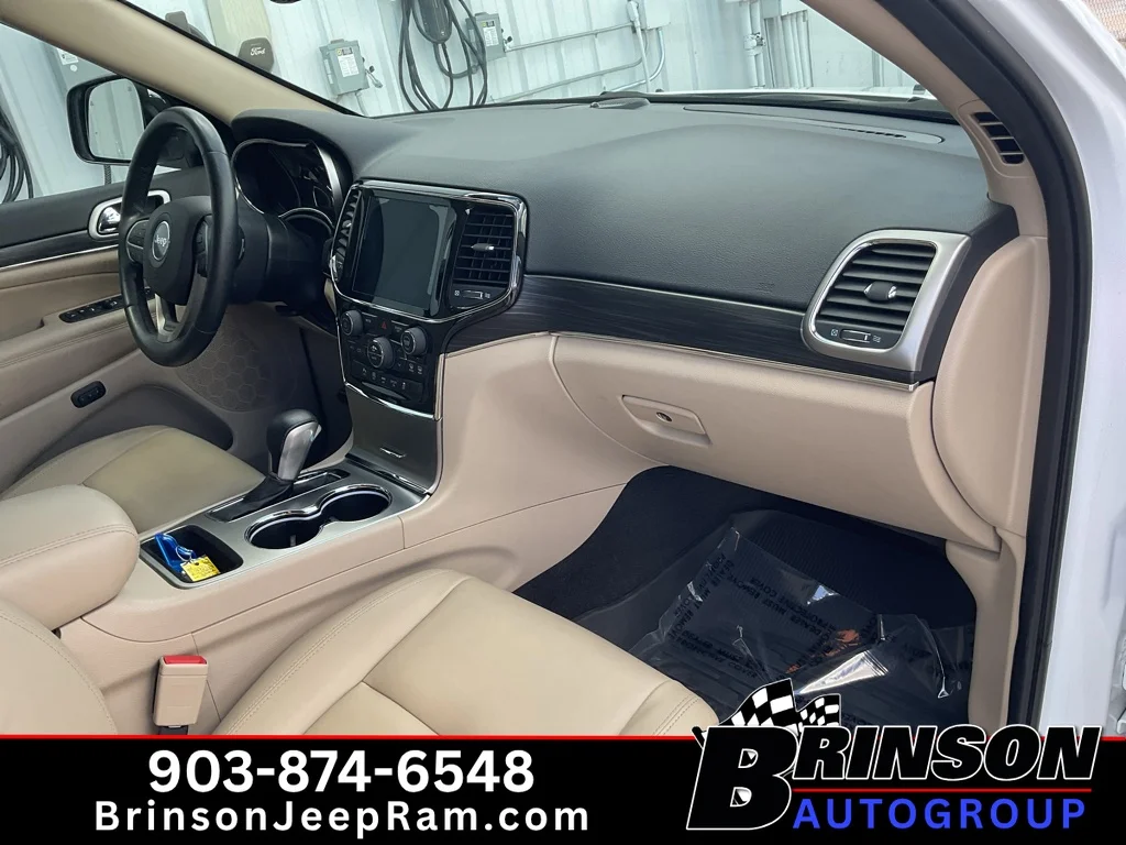 Used 2022 Bright White Clearcoat Jeep Limited image 24