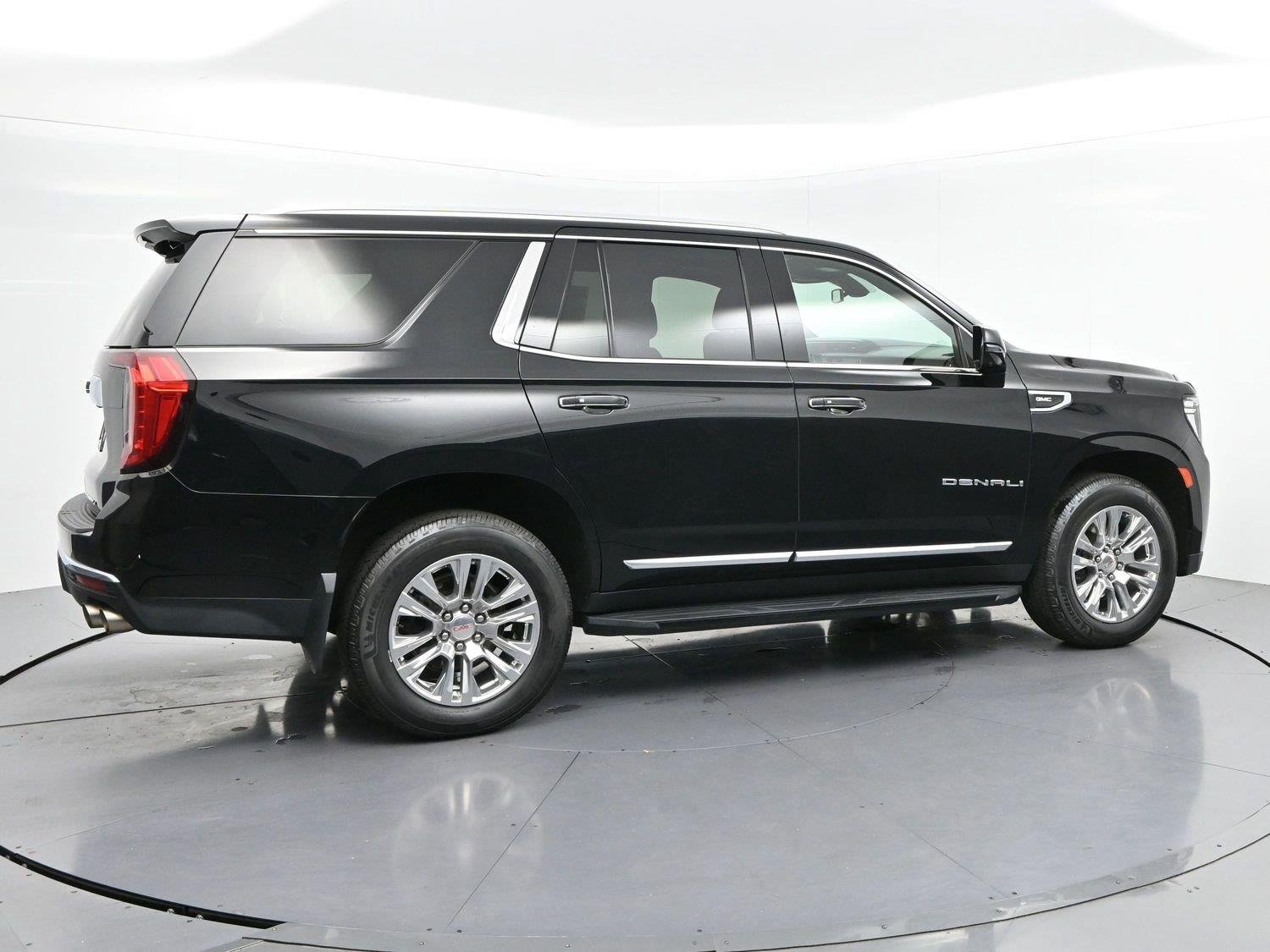 Used 2021 ONYX BLACK GMC Denali image 8