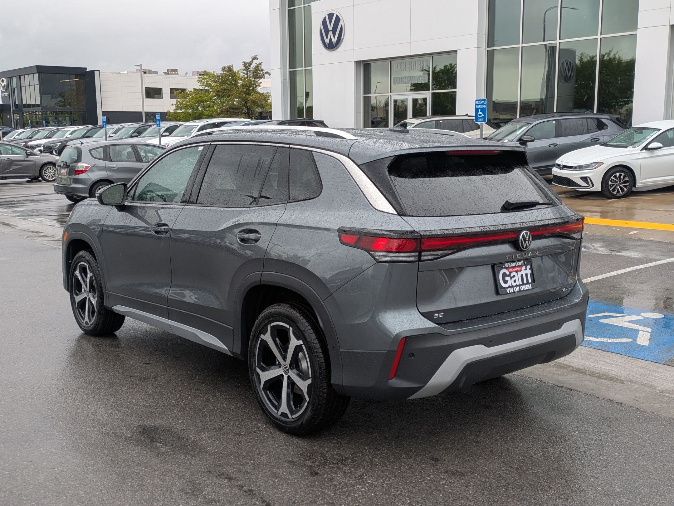 New 2026 Platinum Gray Metallic Volkswagen SE image 5