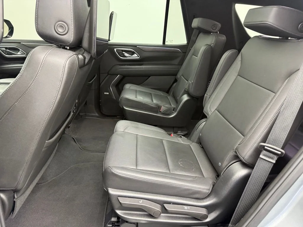 Used 2023 Gray Chevrolet Z71 image 31