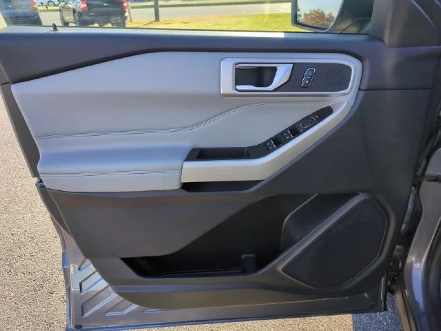 Used 2021 Gray Ford XLT image 12
