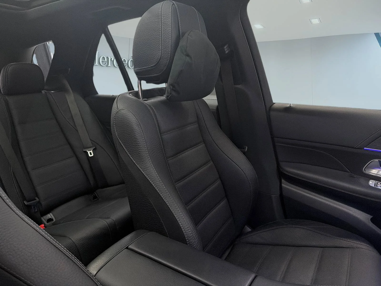 Certified Used 2025 Grey Mercedes-Benz GLE 450 image 32